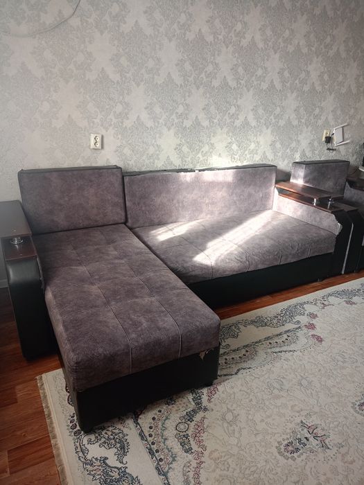 Продам диван средним состояни
