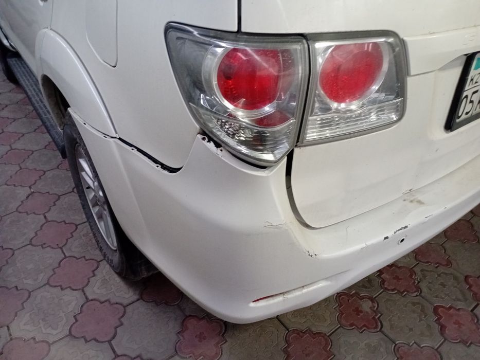 Автомабиль тойота