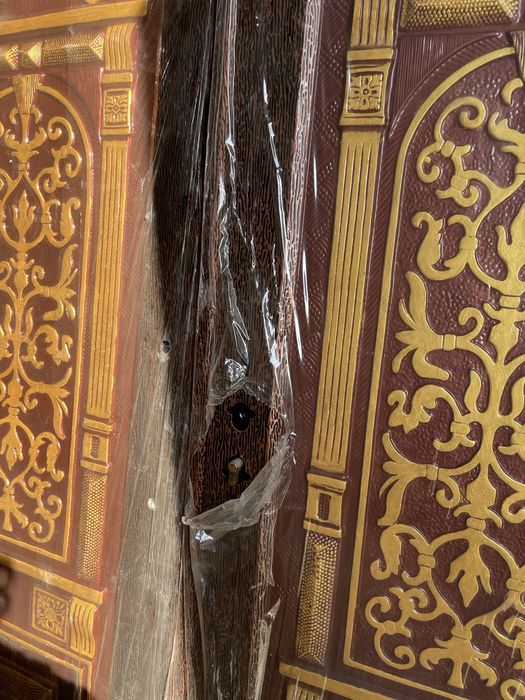 Продаю двери входные