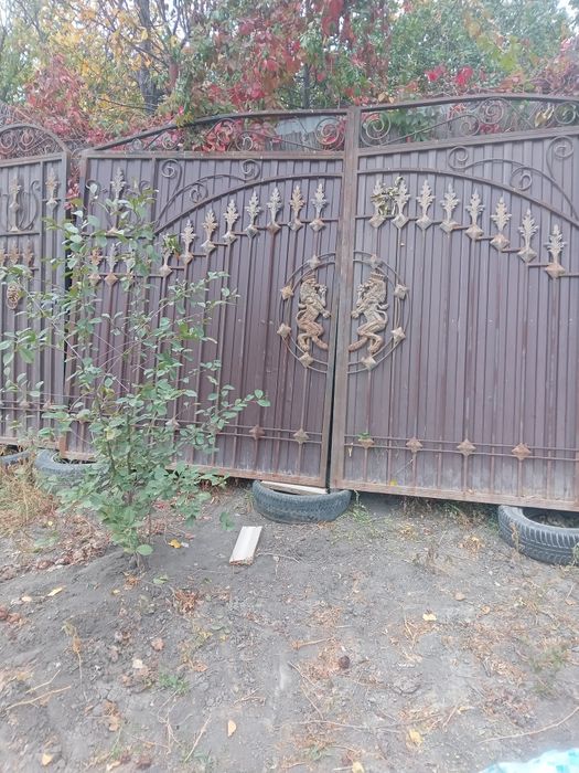 Продаю б у варота цвет коричневый