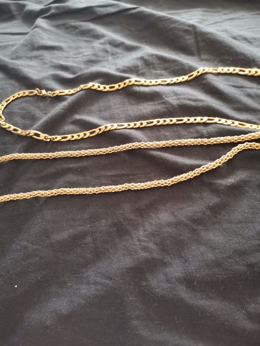 Златисти синджири от стомана