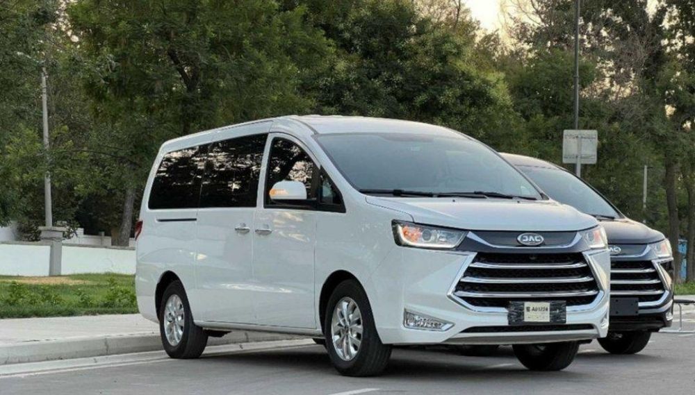 Jac m4 avtomobili arzon narxlarda