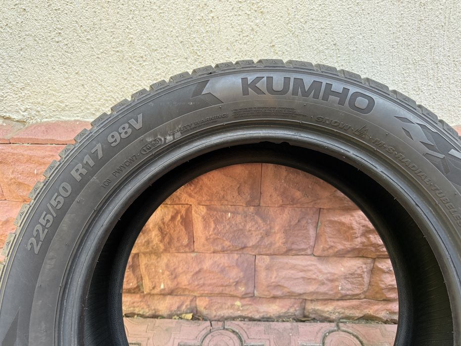 225/50 R17 98V Kumho WinterCRAFT 4 buc
