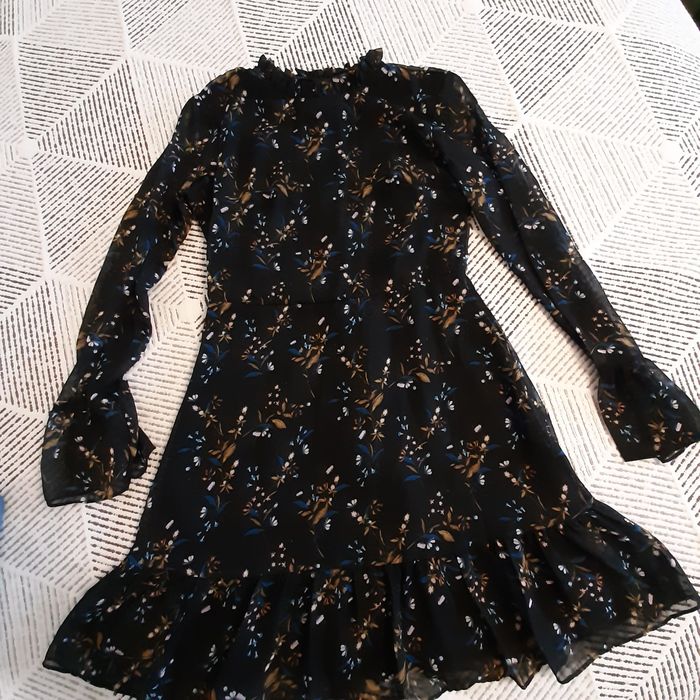 Рокля на марката Trendyol