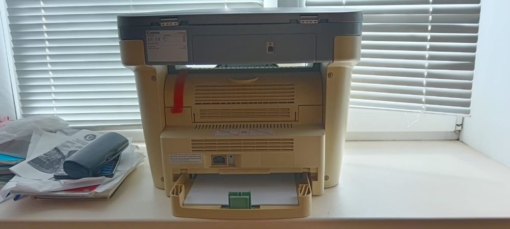 Продам принтер рабочий серого цвета