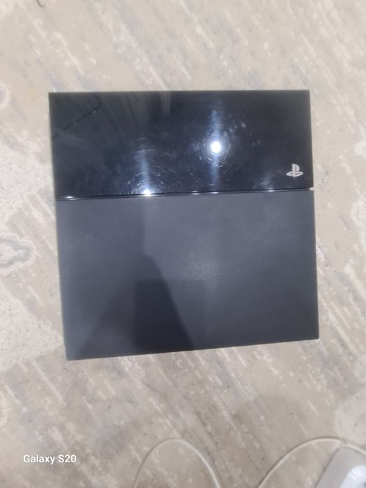 Срочно продам ps4 fat