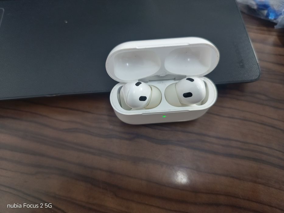 Продам airPods Pro Max