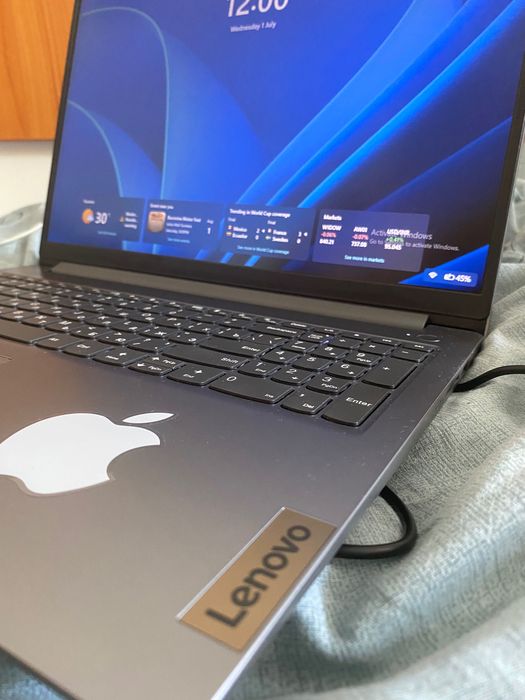 Vând Lenovo IdeaPad Slim3i