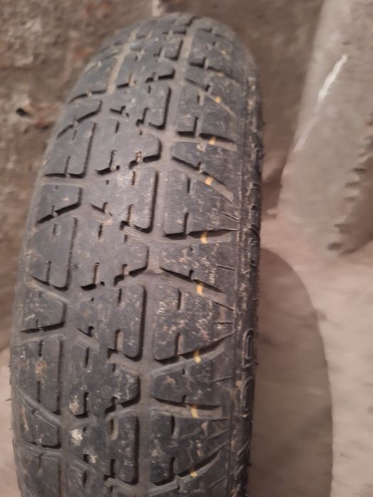 Патерица, резервна гума