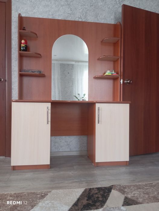 Тумба под телевизор, тумба с зеркалом