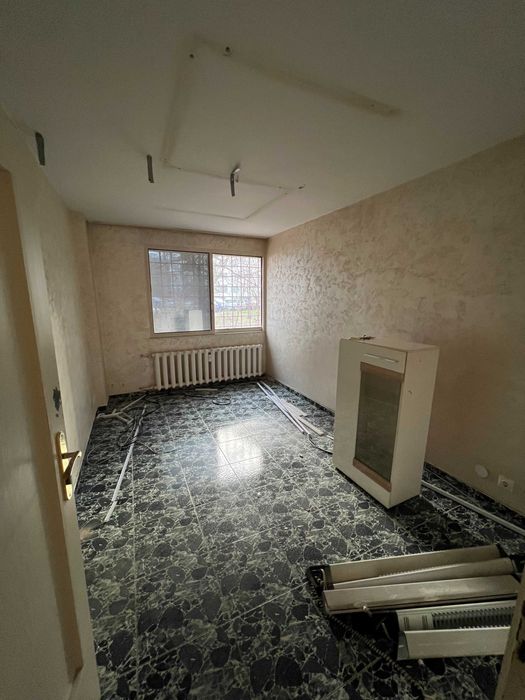 Голям офис под наем в ж.к. Младост 1 до Макдоналдс