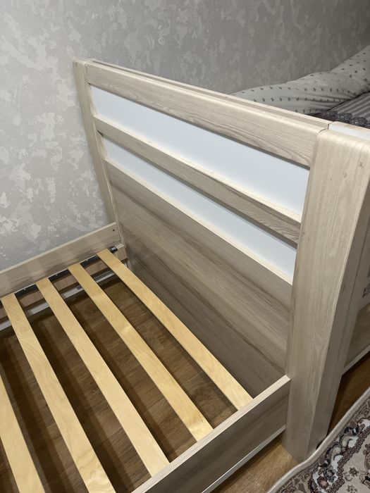 Продам односпальную кровать