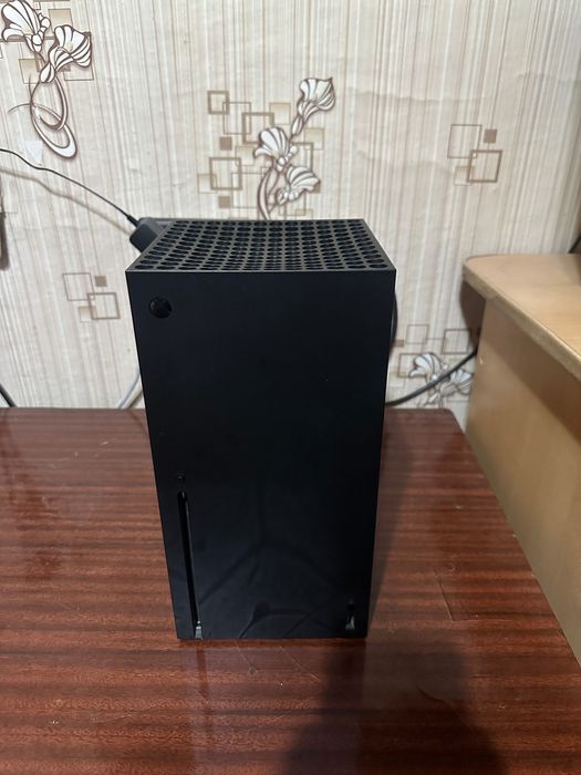 Продам Xbox series X 1tb