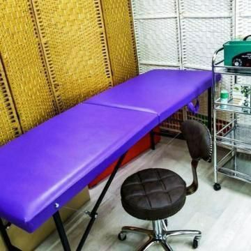 Кушетки, тележки, стулья для салонов красоты в наличии и на заказ