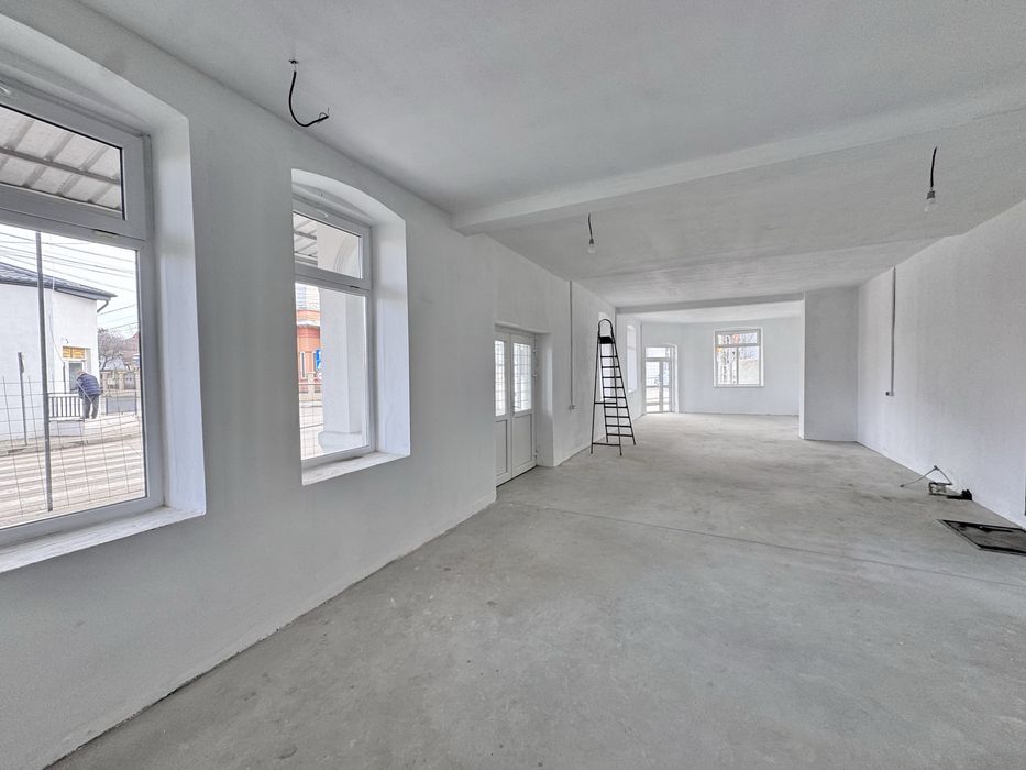 Spatiu comercial de inchiriat/vanzare Caracal (aproape de judecatorie)