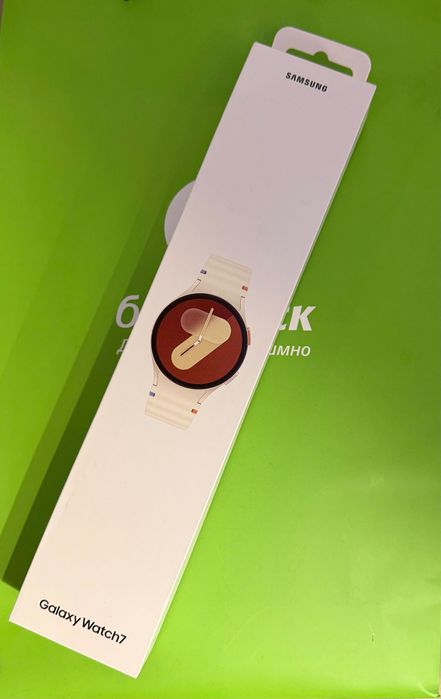 Продавам чисто нов Samsung Galaxy Watch7 40mm – Cream