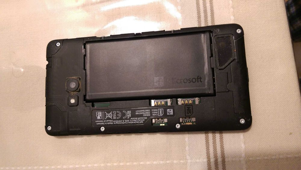 Microsoft Nokia 640 boxe bluetooth Logitech si Grundig