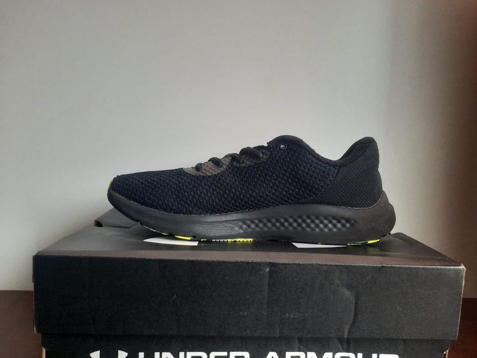 Adidași de alergare under armour