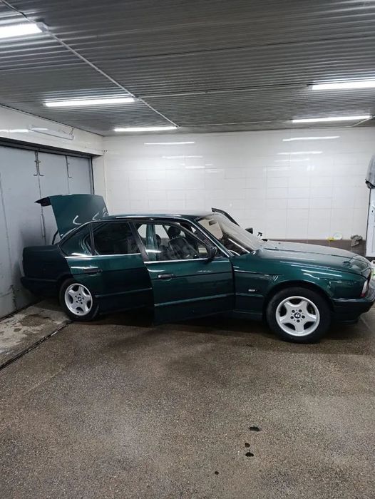 Продам BMW 525 автомат