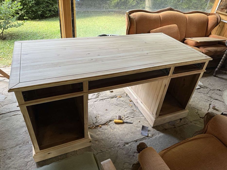 Бюро естествено дърво