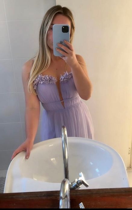 Вечернее праздничное платье цвета сирень