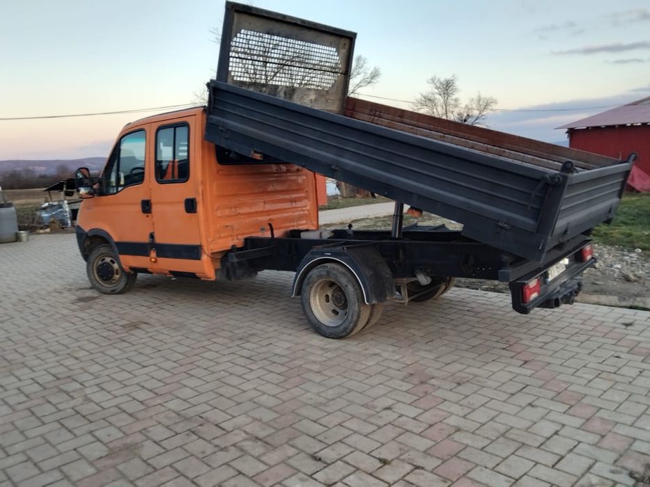 Iveco Daily basculabil pe 3 parti