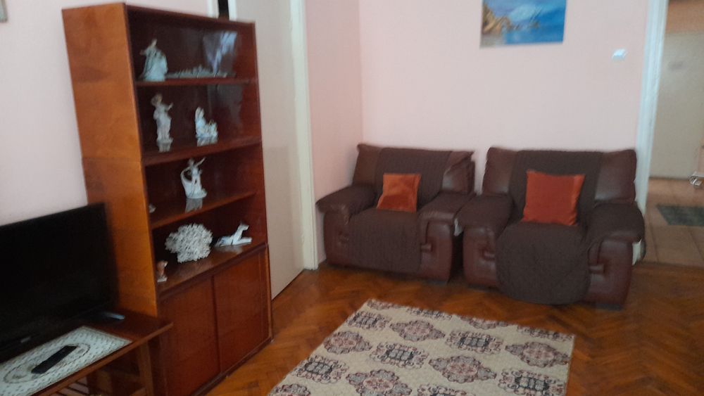 Închiriez apartament 3 camere zona Zodiac