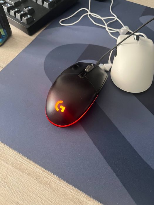 продам мышку logitech g102