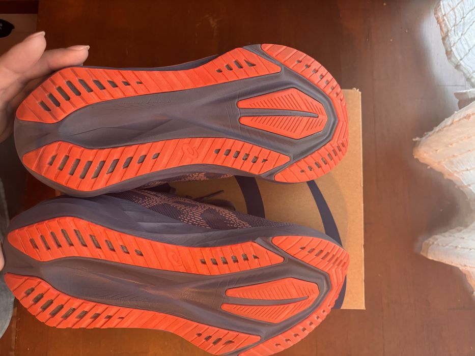 Asics маратонки