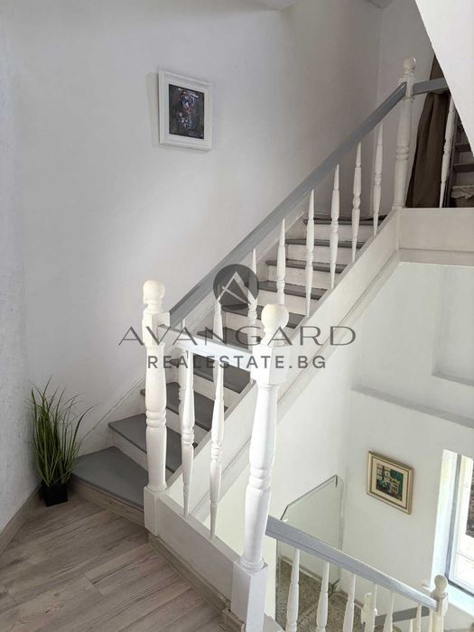 Продава се Етаж от къща в Пловдив, Център - 140 кв.м за 2508 €/кв.м - Снимка #11