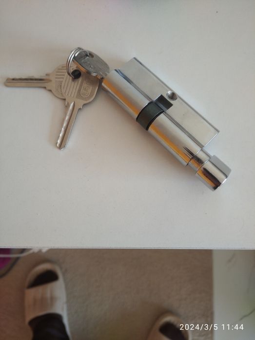 Diverse Broasca cu cheie și lacate