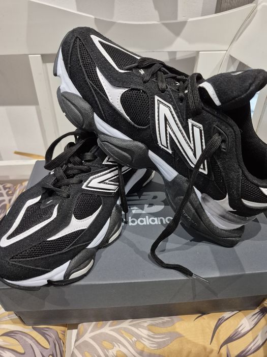 Adidasi New Balance 9060