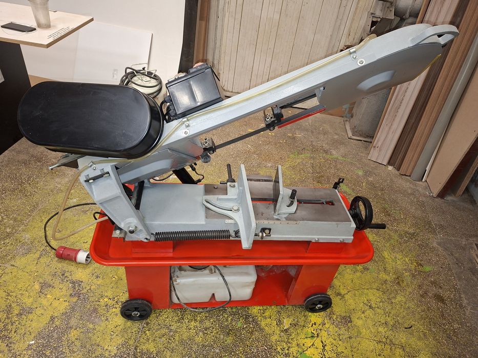 Fierastrau cu banda pt metale holzmann  BS712TOP