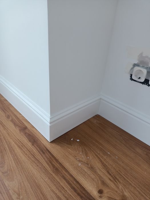 Установка плинтуса монтаж ламината