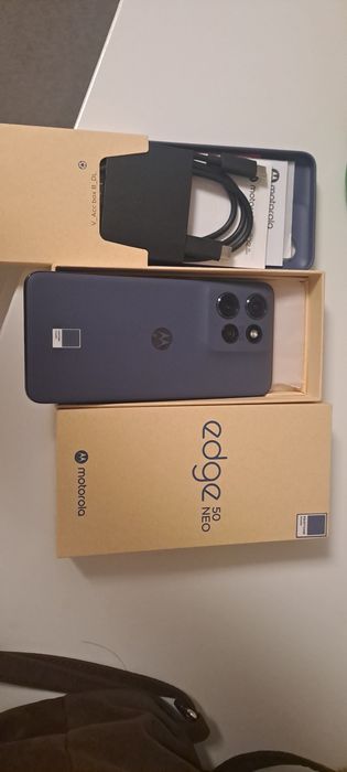 Motorola edge 50 neo нов с 2г гаранция