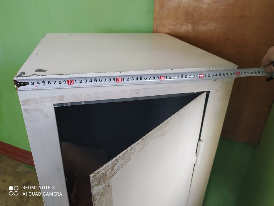 Продам сейф белого цвета