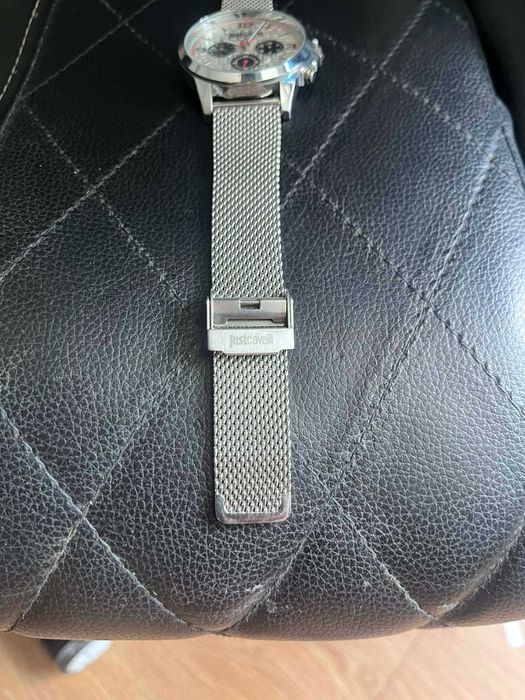 Продавам оригинален мъжки часовник Just Cavalli