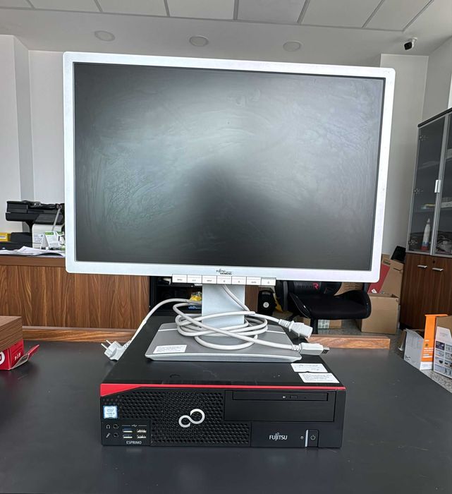 Set Calculator Fujitsu Esprimo D756 si monitor Fujitsu B22W-6, LED, 22", i5-6500T, 16 gb ddr4, SSD 256 GB DVD-RW, WIN 10 PRO, bonus tastaura si mouse