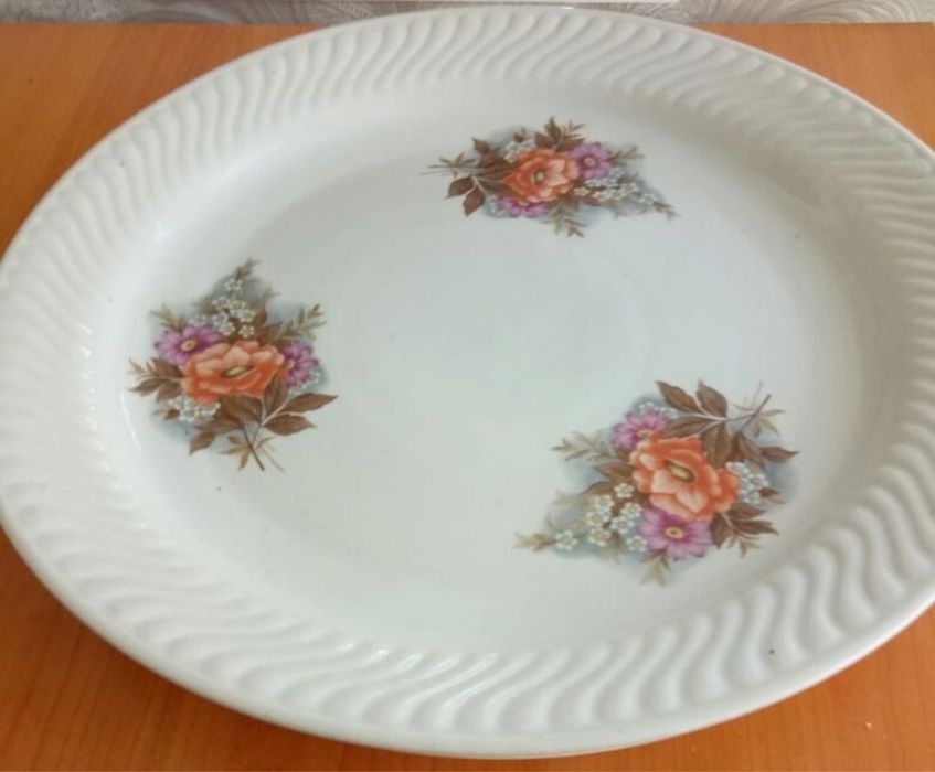 Супница и блюдо