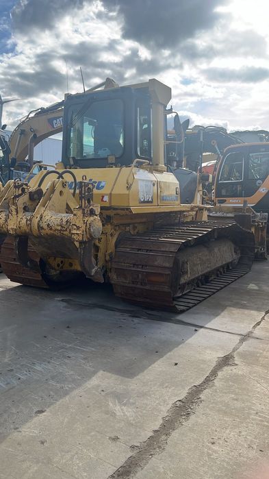 Închiriez buldozer , nivelare teren