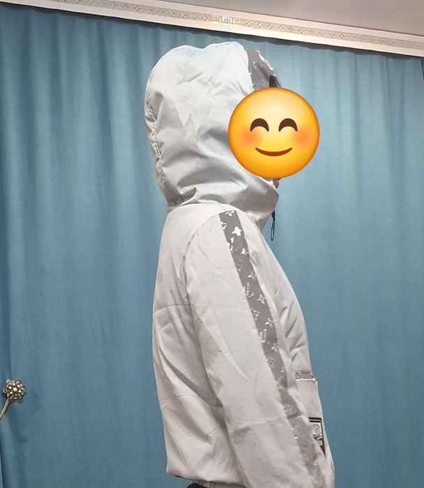 Продам куртка для девочке.