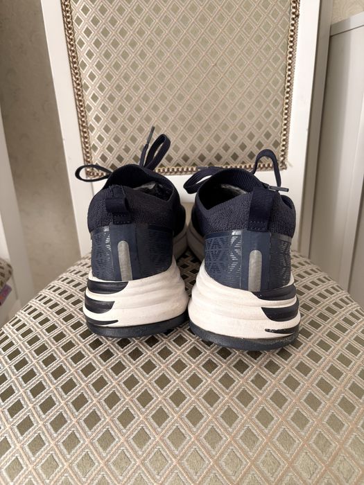 EA7 кроссовки. Armani