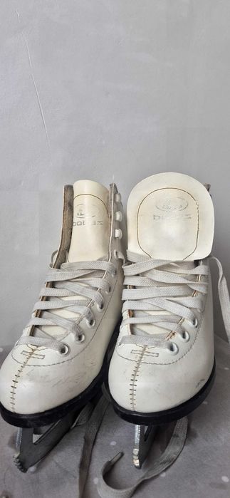 Продам детские фигурные коньки