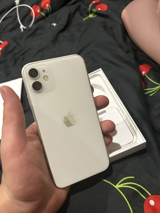 Iphone 11 с документами