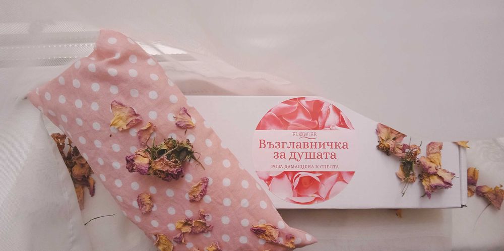 Възглавничка за очи с роза и спелта