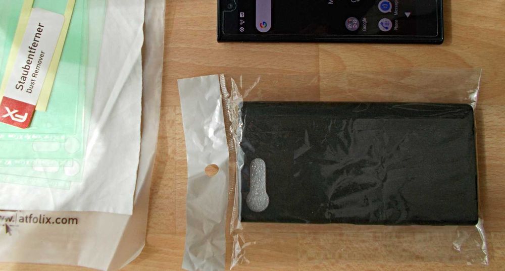 Смартфон Sony Xperia X-compact. Мн. добър