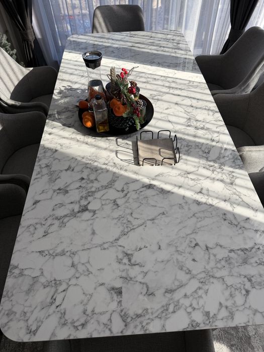 разтегателен диван, холна и трапезна маса, кресло, столове