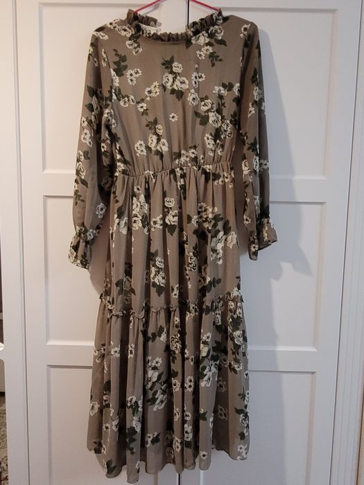 Женские платья, рубашки.