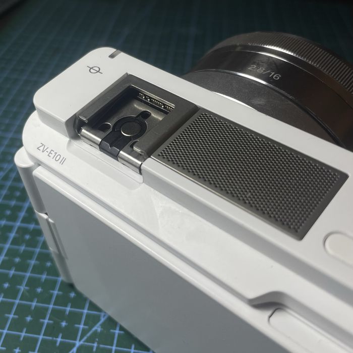 Sony ZVE-10 ii с клеткой