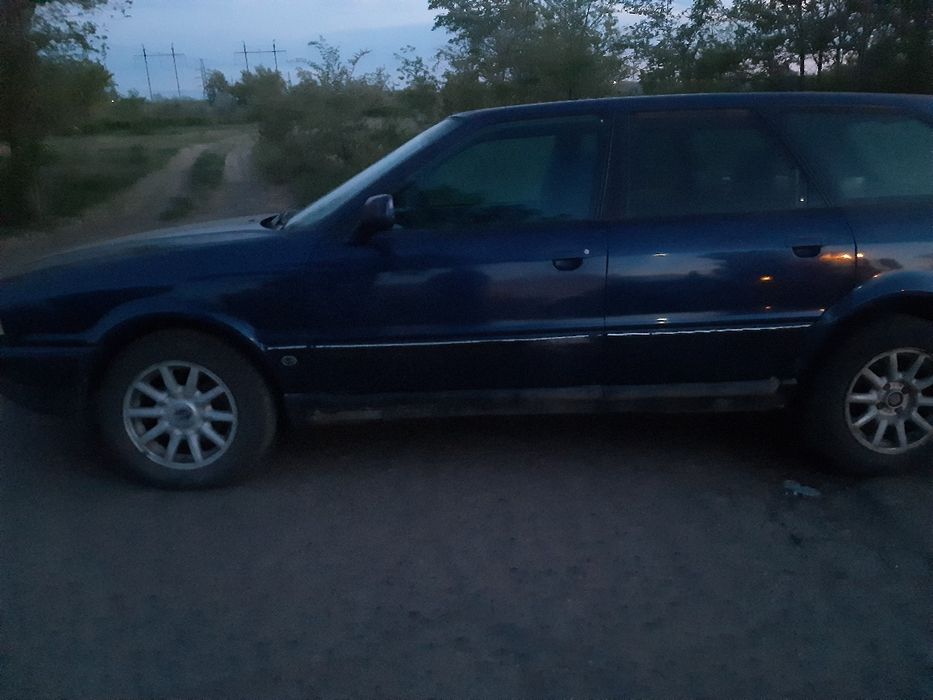 Продам ауди в4 нп ходу